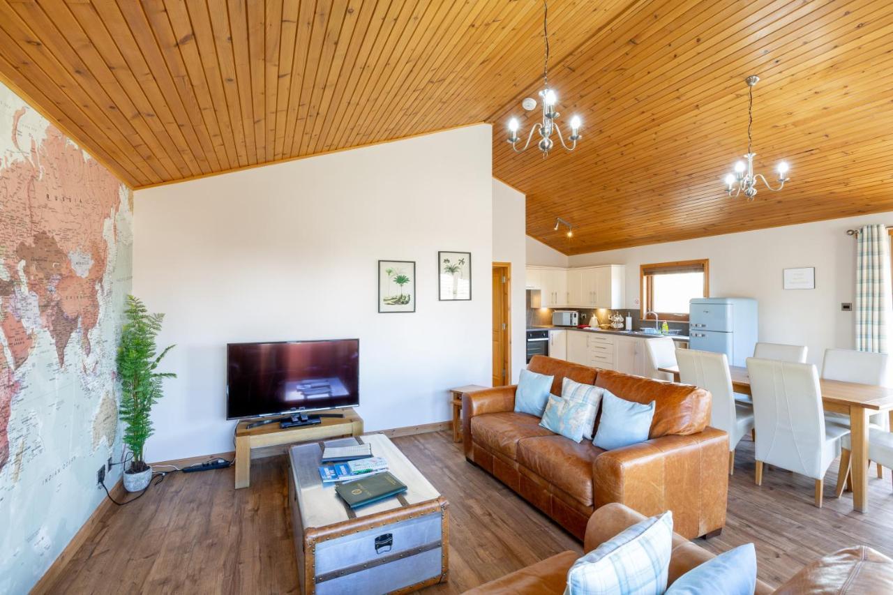 Douglas Fir Lodge With Hot Tub Near Cupar Fife Luthrie Zewnętrze zdjęcie