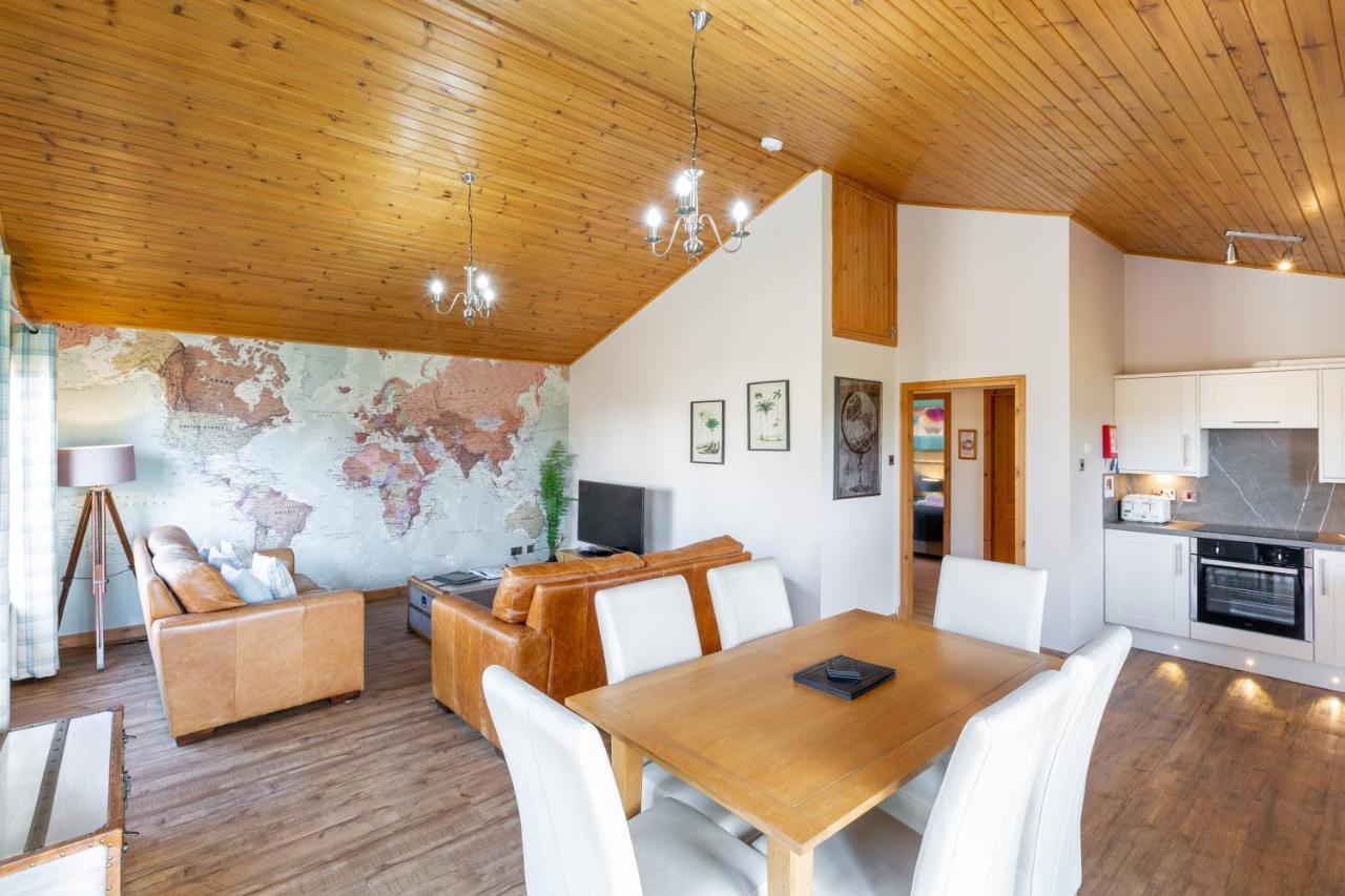 Douglas Fir Lodge With Hot Tub Near Cupar Fife Luthrie Zewnętrze zdjęcie
