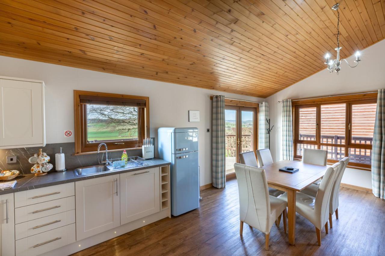 Douglas Fir Lodge With Hot Tub Near Cupar Fife Luthrie Zewnętrze zdjęcie